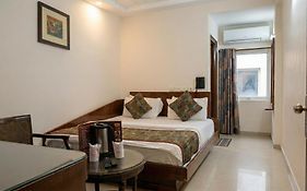 Hotel Chanchal Deluxe - New Delhi Train Station